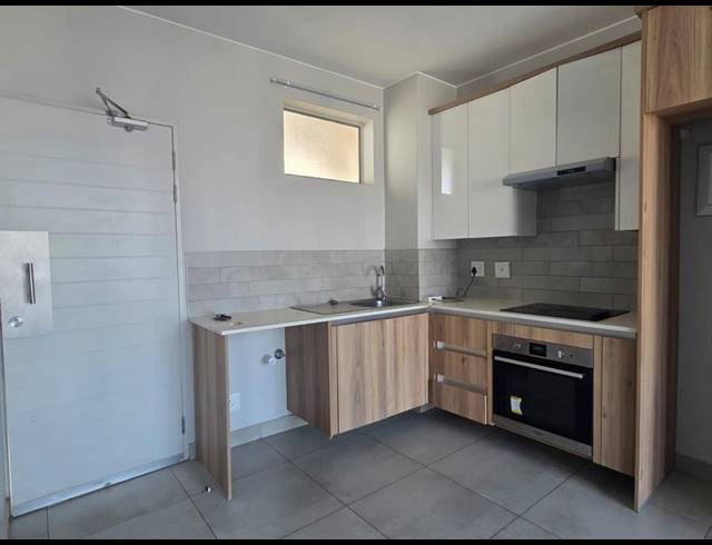 1 BEDROOM PROPERTY TO RENT IN SHERE